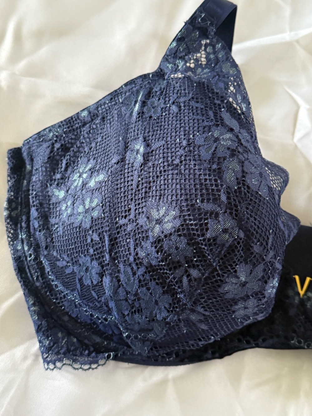 Victoria's Secret Navy Lace Plunge Underwire Bra with Gold Accent Size 44DD - Picture 3 of 12